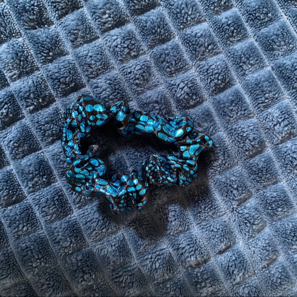 SCRUNCHIES! 💗 - Picture 2 of 7